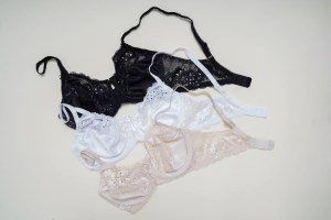 سوتین فنردار روژان کد 2028 کاپ C