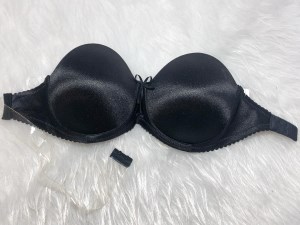 سوتین دکلته عشوه پشت شیشه ای سوتین دکلته عشوه پشت شیشه ای