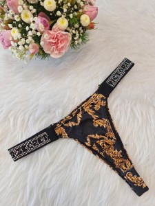 شورت بغل نگین ویکتوریا